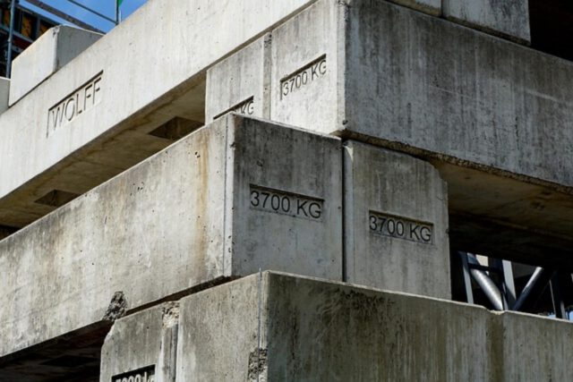 Jak zatrzymać ciepło w domu, czyli ocieplanie fundamentów styropianem